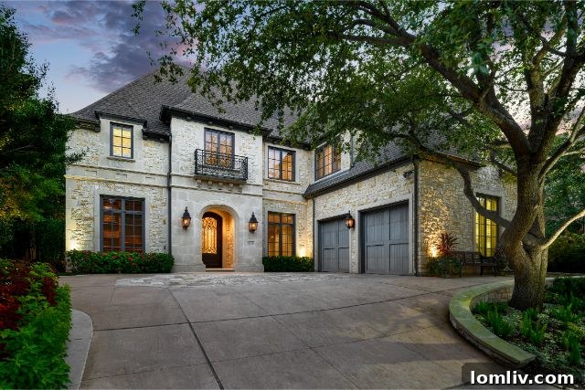 Luxury Dallas home at 7010 Stone Meadow Dr. featured on the Autumn Arrivals Home Tour