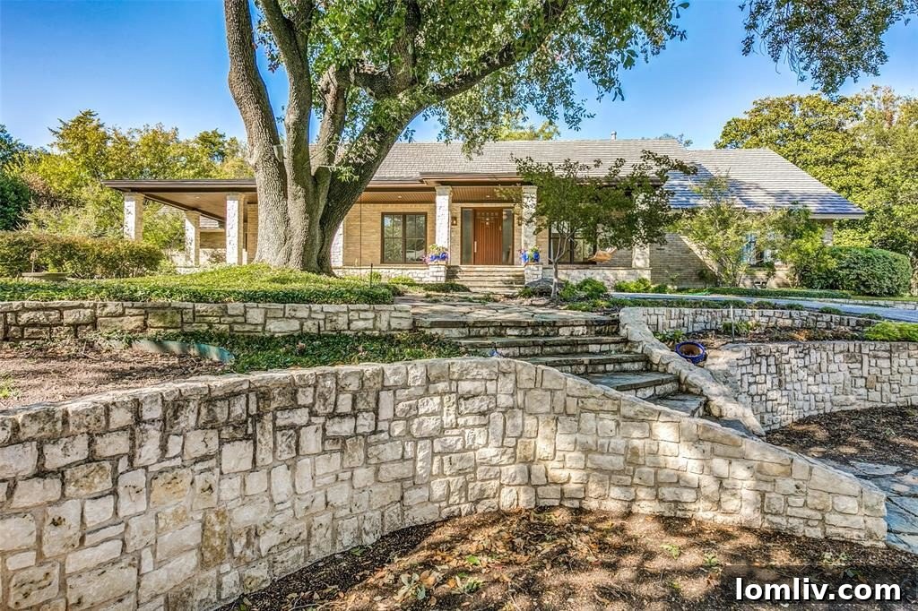 6939 Lloyd Valley Luxury Ranch Home Exterior in Jan Mar, Dallas