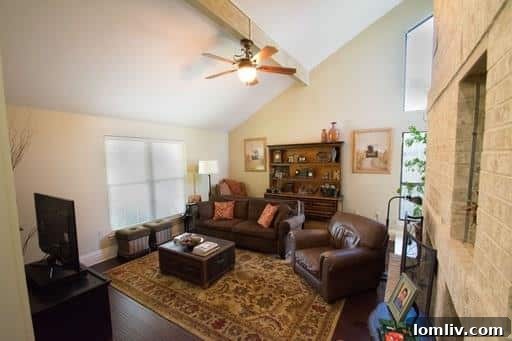 Sopras Circle Living Area