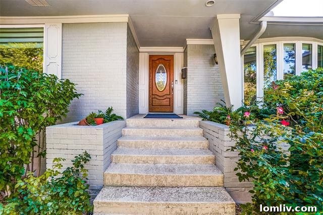 Exterior view of 1808 Timbergrove Circle, a stunning split-level home