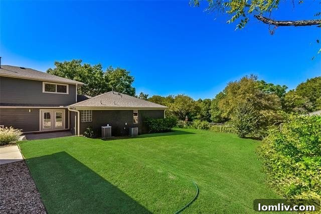 Spacious Backyard Dixon Branch