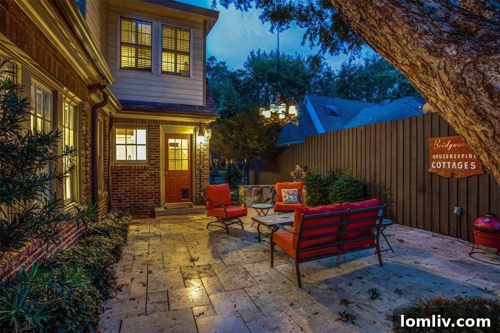 Merrimac M Streets Home Exterior Patio