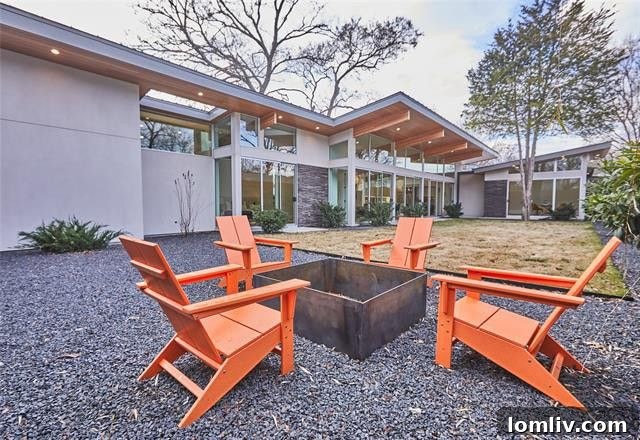 Modern Design Brothers Craft a Masterpiece in East Dallas' Hottest Neighborhood 7 Modern Design Brothers Backyard Entertainment Area