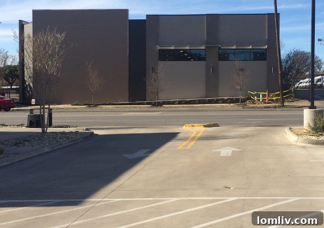 Starbucks Oak Lawn exit guidance