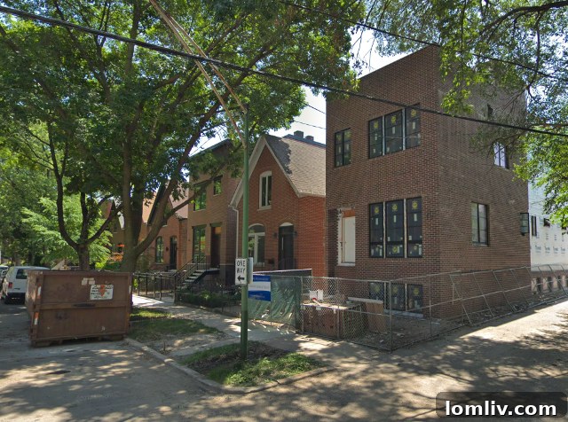 Unfinished property at 2147 Moffat in Chicago in July 2018.