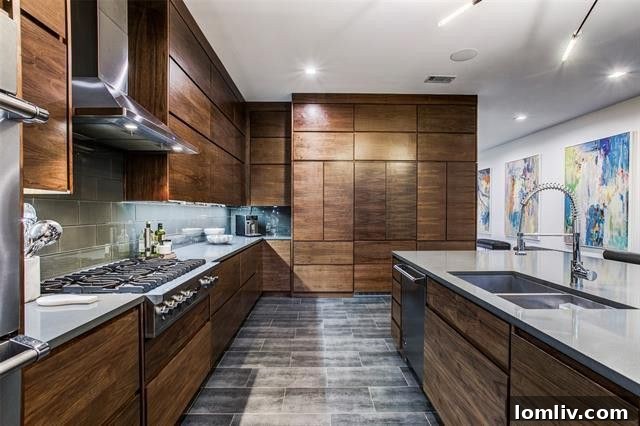 Expansive Bedroom Modern Design