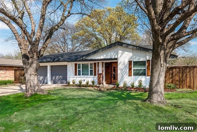 Richardson Heights: Charming midcentury home exterior
