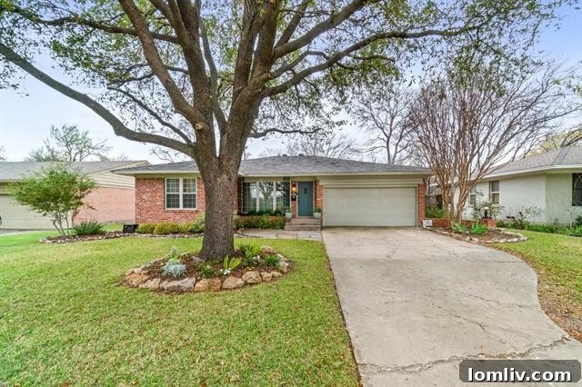 Exterior of 402 Nottingham Drive in Richardson Heights