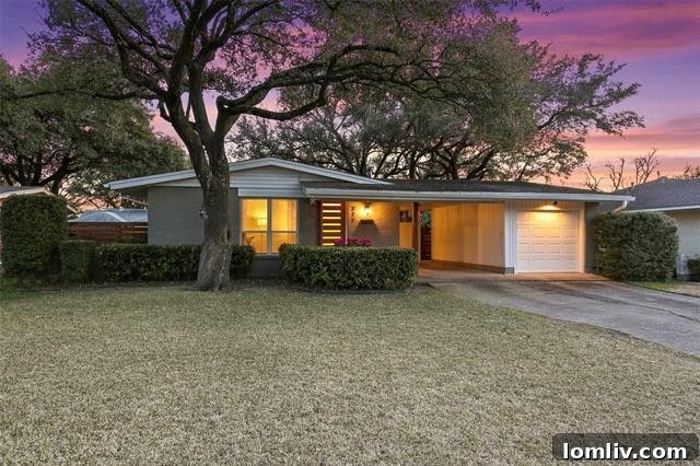 Exterior of 711 Ridgedale Drive in Richardson Heights