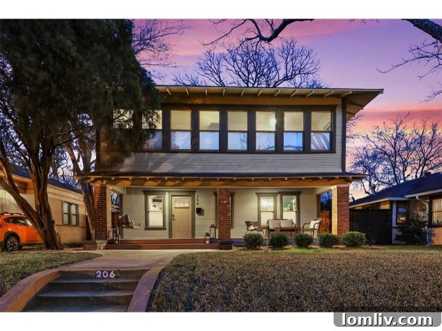 Historic Prairie Home Exterior in Winnetka Heights, Dallas