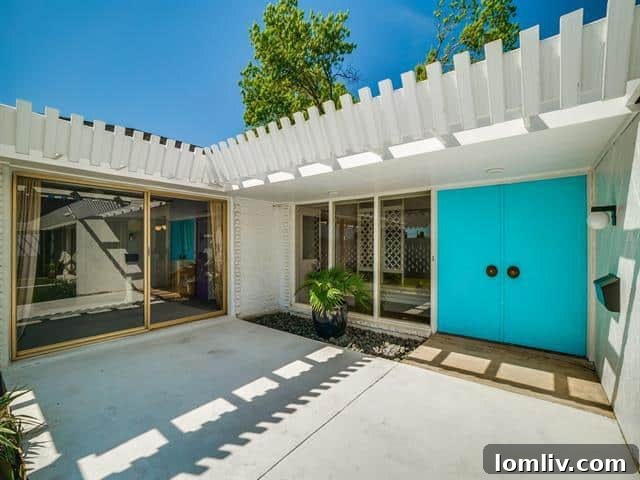 Architectural detail of the 7847 Northaven Road residence