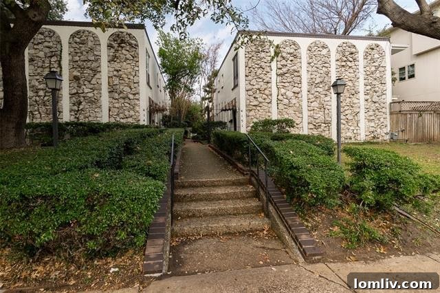 Oak Lawn Condo Dining Nook - French Windows