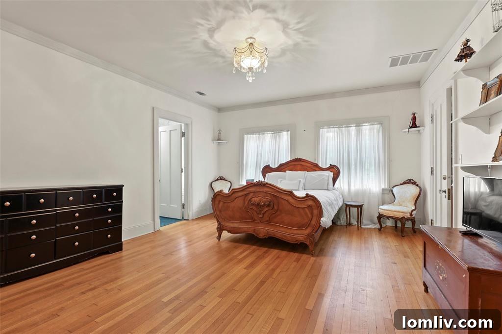 Master Bedroom Barrel-Vaulted Ceiling