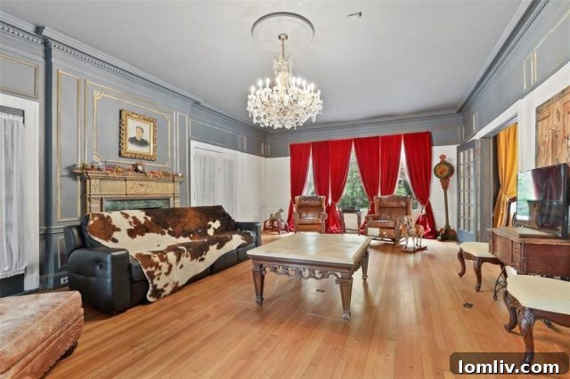 Interior Hallway of 1405 Elizabeth Blvd