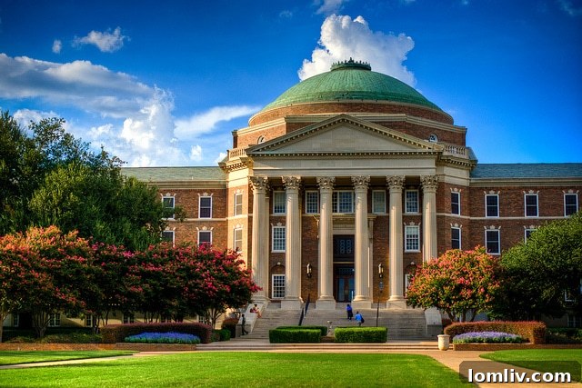 Dallas Hall at Southern Methodist University, an architectural gem