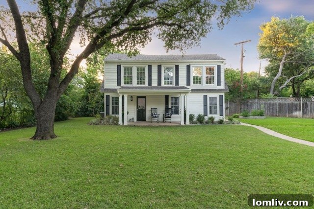 4307-Bluffview-Blvd-entry-stair