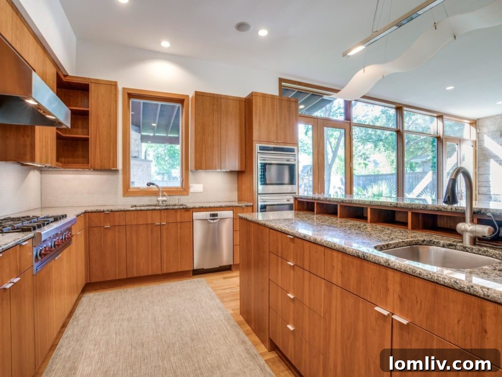 View of a spacious dining area connected to the kitchen, ideal for entertaining