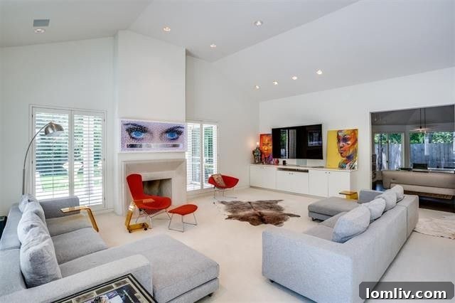 Lease the Bud Oglesby Estate: An Iconic Backdrop for Neiman Marcus Catalogs 5 Bud Oglesby's Signature Curved Pillars in a Luxury Dallas Home