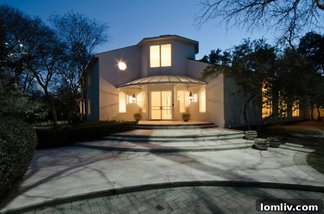 Lease the Bud Oglesby Estate: An Iconic Backdrop for Neiman Marcus Catalogs 6 The original, iconic Bud Oglesby facade captured by Wade Griffith Photography.