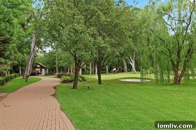 Phil Romano'nun Efsanevi Malikanesinde Krallar Gibi Yaşam 29 Strait Lane Estate Outdoor Entertainment Area