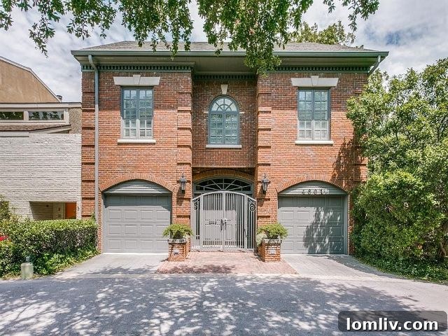 Christopher Place Dallas: Serene Entrance to a Gated Community