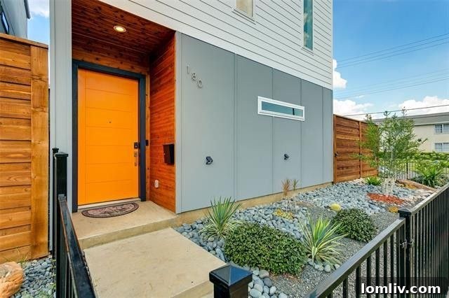 Luxury Home Old East Dallas: Builder's Home Exterior