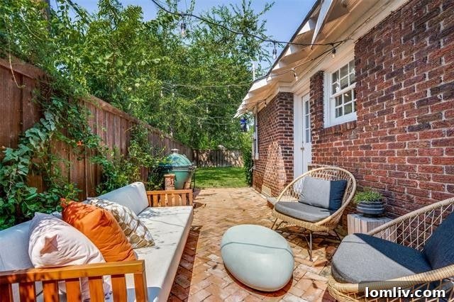 Historic Old East Dallas Cottage with Modern Updates