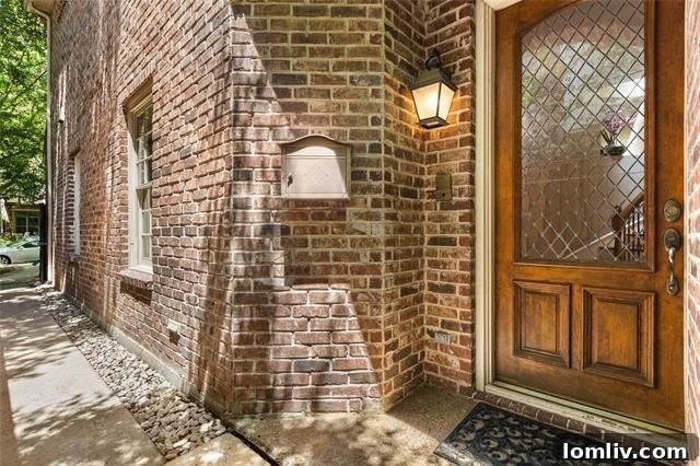 Elegant Brick and Stone Exterior of 3451 Shenandoah Street