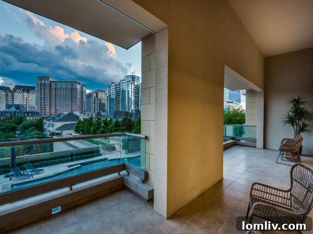 The Stoneleigh Residences: The Zenith of Sky-High Opulence 11 Luxury bathroom in Stoneleigh Unit 4A