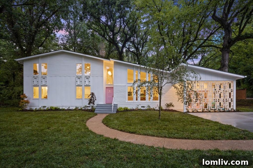 Chattanooga Midcentury Modern Home Exterior Pink Door