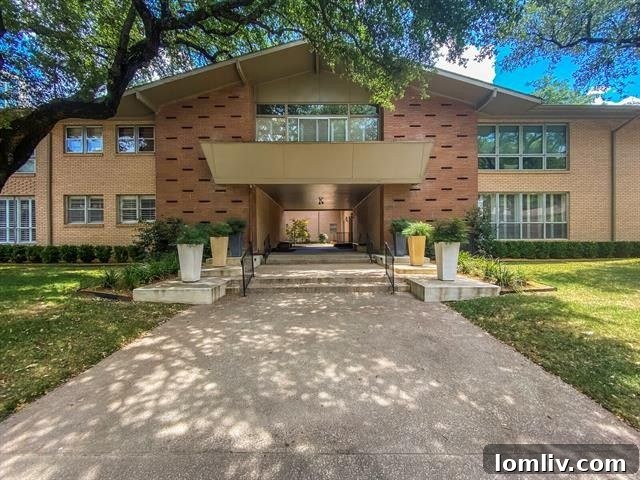 Pink Wall Elegance An Exclusive Open House Unveiling 7 6234-Bandera