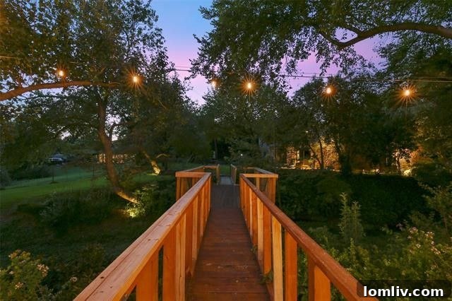 Gooding Drive: Panoramic Perfection Awaits 8 Stunning Creek Lot Backyard with Multiple Seating Areas