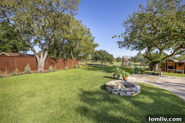 Four Corners Brewing Product Designer Showcases Farmers Branch Gem 13 Lush, Maintained Backyard and Drought-Tolerant Landscaping