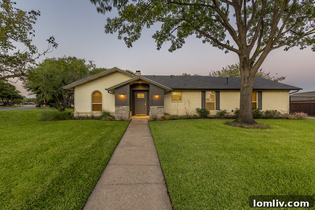 Four Corners Brewing Product Designer Showcases Farmers Branch Gem 3 Farmers Branch Home with Large Backyard for Entertaining