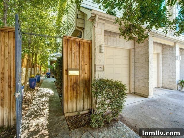 Spacious flex area, ideal for study or second living room