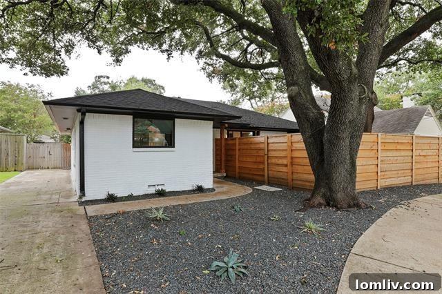 Exterior view of a modern Dallas Medical District home on Mockingbird Lane