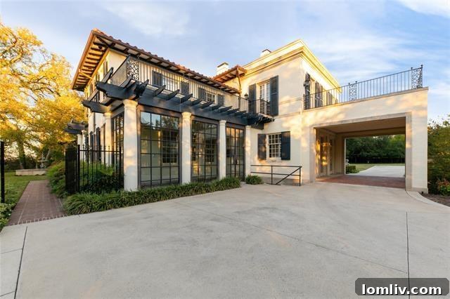 An Italian Renaissance Gem Atop the River Crest 18 Exquisite architectural detail in the main hall