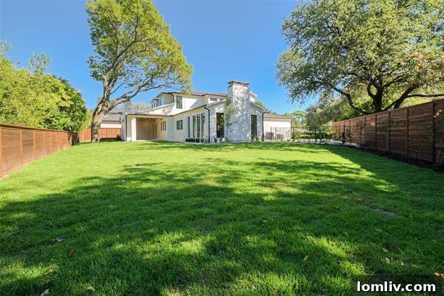 The Pinnacle of Texas Transitional Design 16 5105-Del-Roy-Drive-3