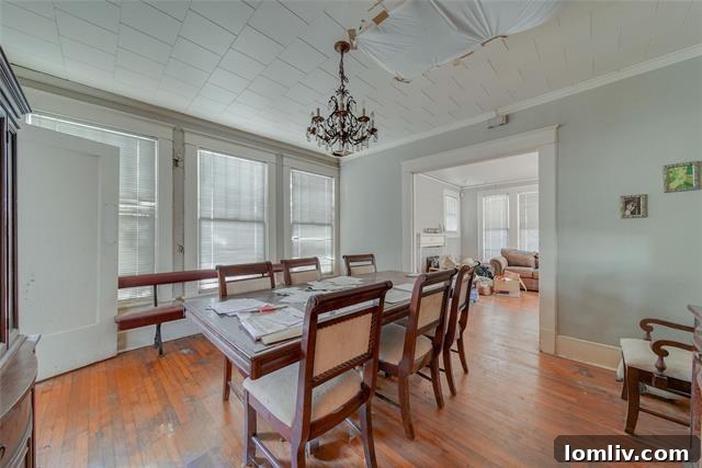 Interior showing acoustical ceiling in 3142 College Avenue