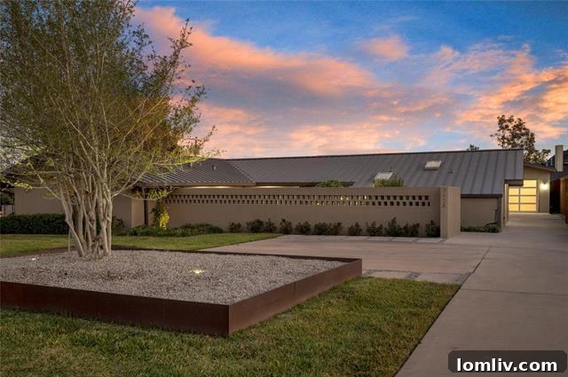 Spacious Midcentury Modern home on an expansive lot in Dallas