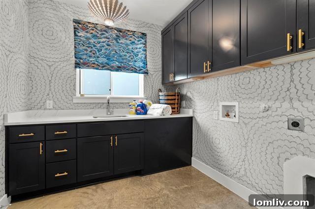 39d6ad8bf73483b51b9bb5d2d7b47cbel-m1596639886od-w1024_h768