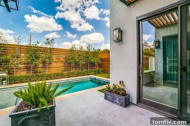 39d6ad8bf73483b51b9bb5d2d7b47cbel-m1596639886od-w1024_h768