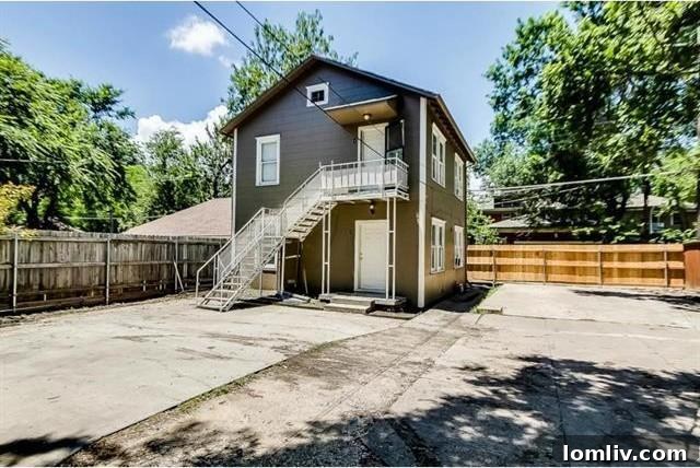 Munger Place: High Style, Smart Buys 7 64254a85c3e45b9864172bba2d1f96ccl-m1245935961od-w1024_h768