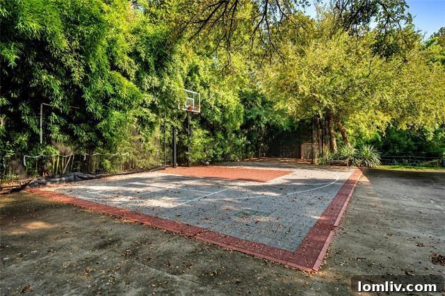 Family-Friendly Amenities: Sport Court and Treehouse