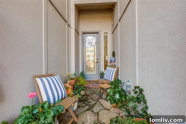 Luxury Dallas Townhome - Private Courtyard