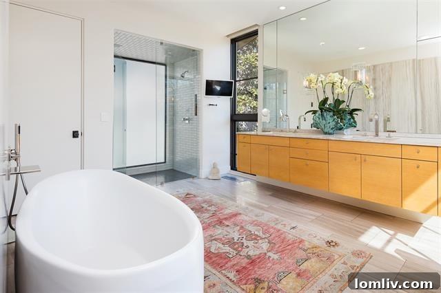 Bluffview's Timeless Transitional: Where Custom Architecture Defines Enduring Value 13 4722-Cherokee-Trail-6