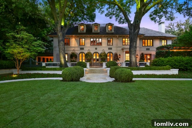 Majestic entrance of 4412 Lakeside Drive, an Italian Renaissance historic home in Dallas