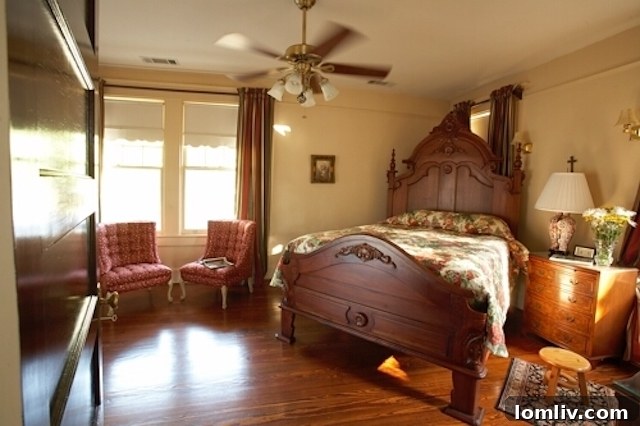 Daisy Polk Inn Front Entrance