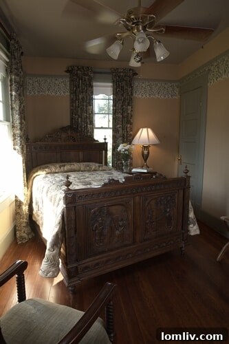 Detail of Daisy Polk Inn Interior