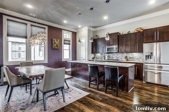 Spacious living area with high ceilings in Dallas townhome